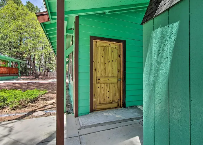 Holiday home Grill, Fire Pit: Pet-friendly Lakeside Cottage!