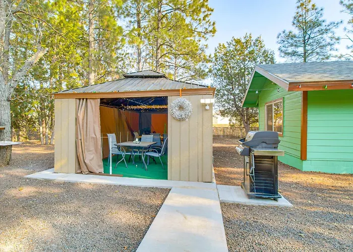Grill, Fire Pit: Pet-friendly Lakeside Cottage! Pinetop-Lakeside