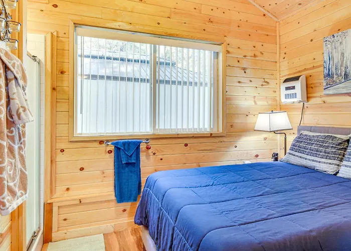Grill, Fire Pit: Pet-friendly Lakeside Cottage! * Pinetop-Lakeside